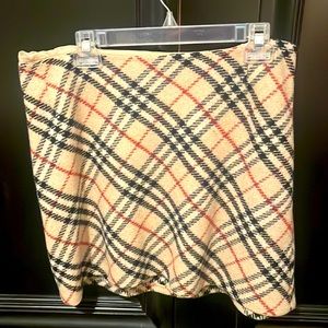 Burberry skirt great fabric and pattern